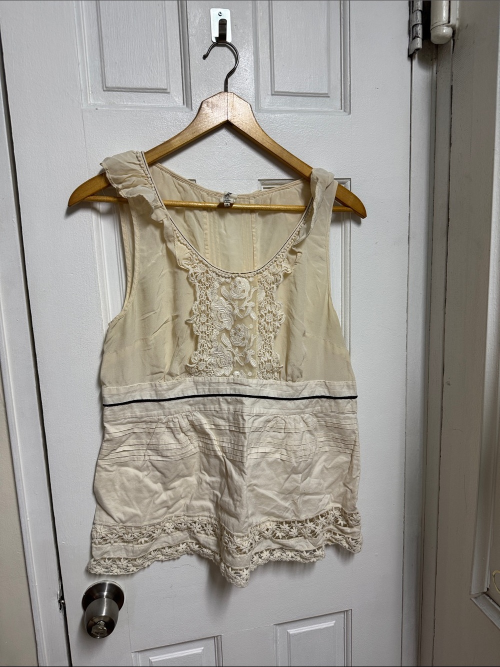 anthropologie Floreat Cream Lace Trim Sleeveless Blouse size 14